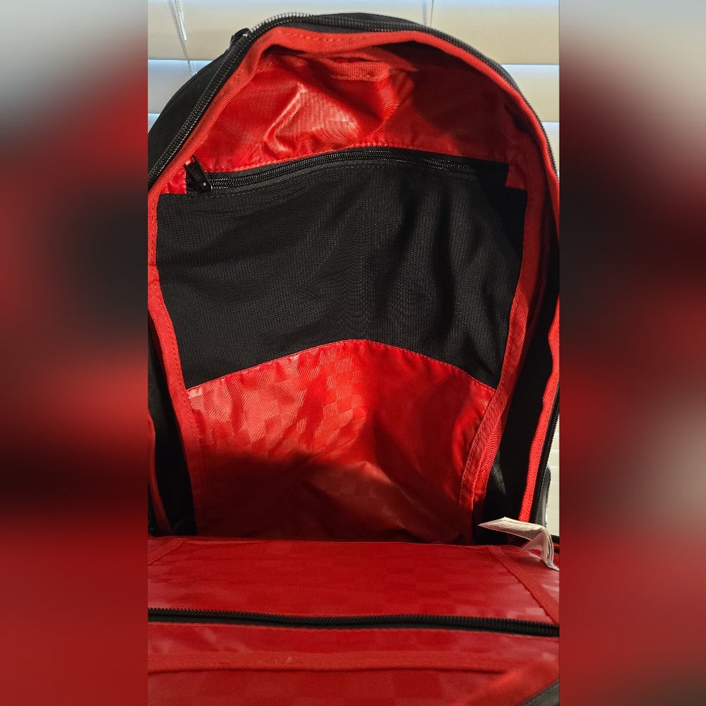 Backpack - Picture 5 of 7